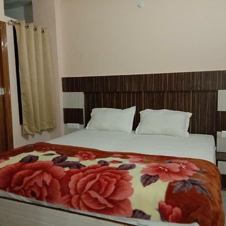 Adb Rooms Hotel De Pal Váránasí Exteriér fotografie